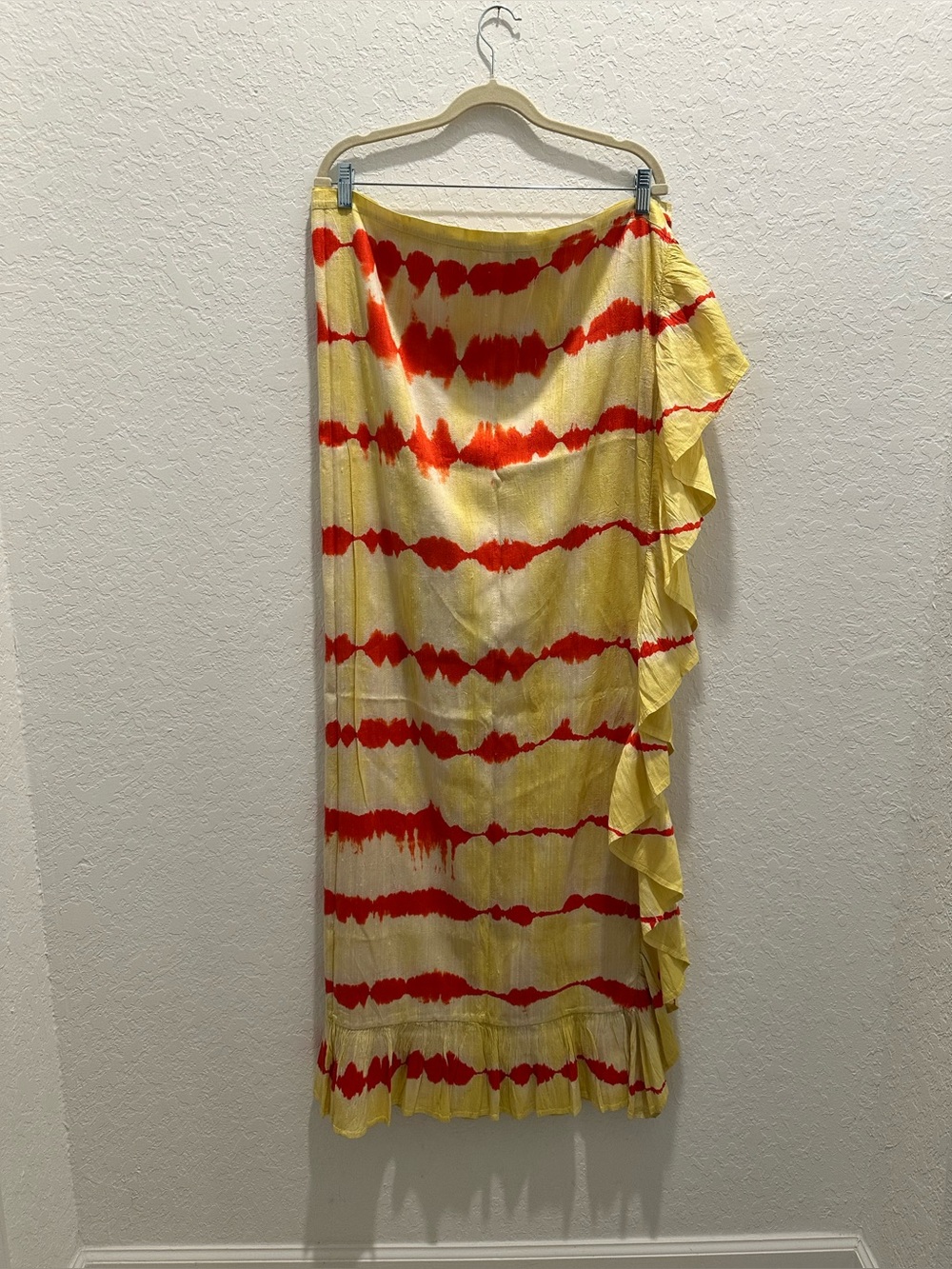 NWOT Coniglio Palm Beach Yellow and Red Tie-Dye Ruffle Pareo